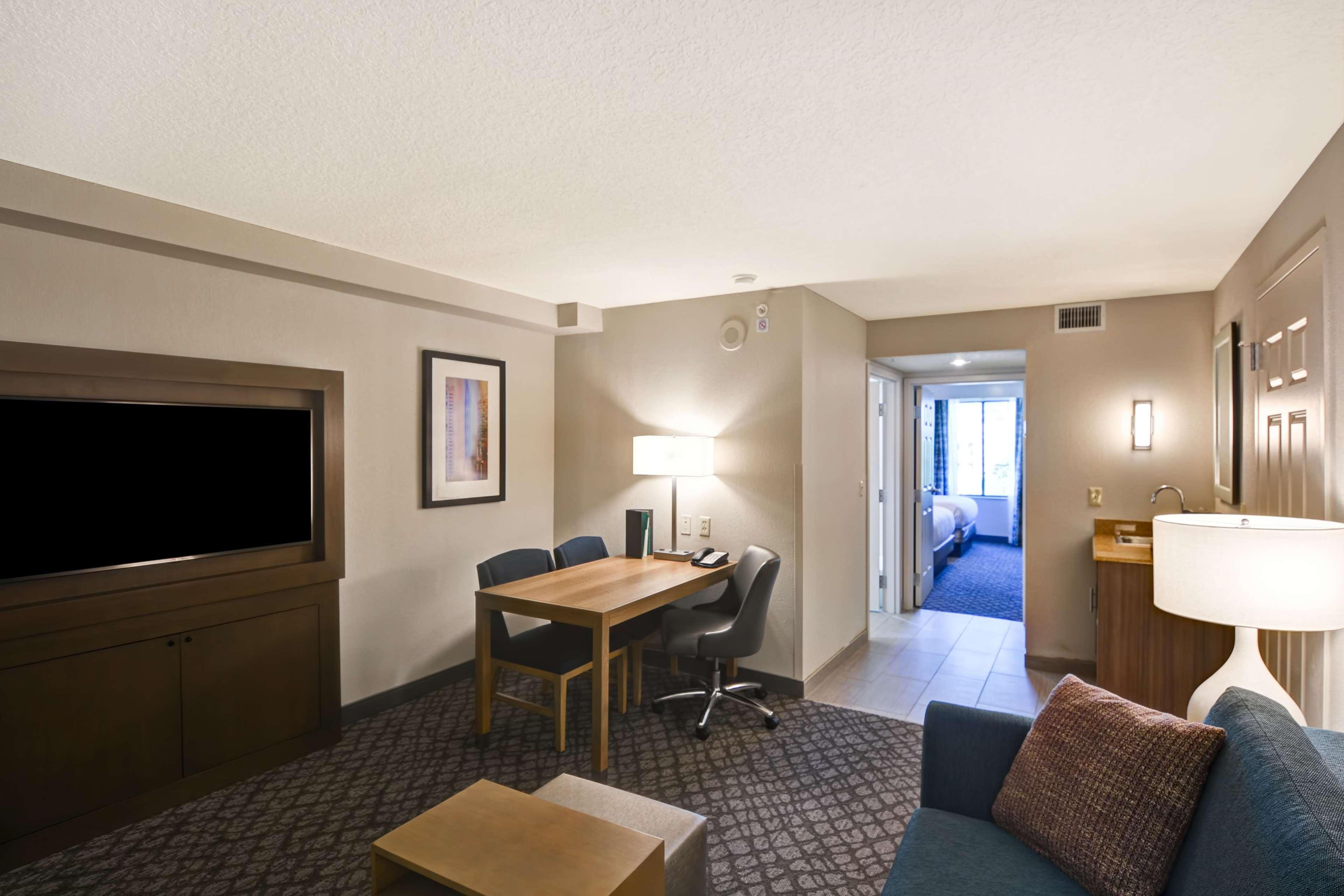 เอ็มบาสซี่ สวีทส์ โฮเต็ล ออแลนโด้ ดาว์นทาว์น Hotel ออร์ลันโด ภายนอก รูปภาพ