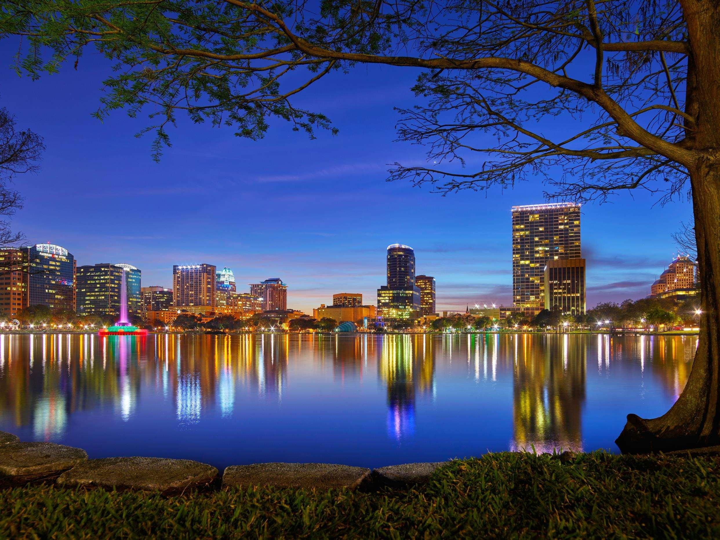 เอ็มบาสซี่ สวีทส์ โฮเต็ล ออแลนโด้ ดาว์นทาว์น Hotel ออร์ลันโด ภายนอก รูปภาพ