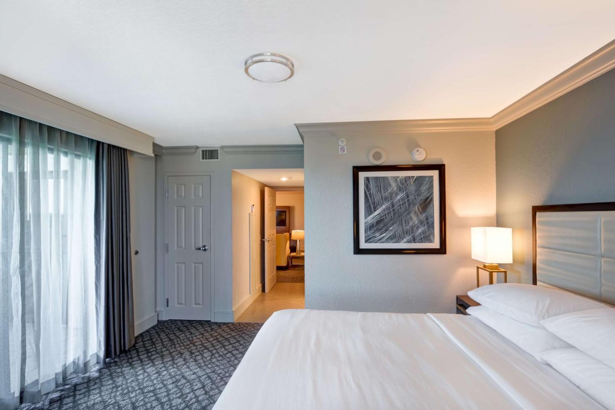 เอ็มบาสซี่ สวีทส์ โฮเต็ล ออแลนโด้ ดาว์นทาว์น Hotel ออร์ลันโด ภายนอก รูปภาพ